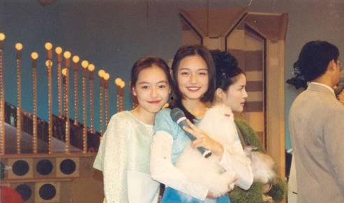 吃瓜两姐妹娱乐圈,揭秘吃瓜两姐妹的瓜界传奇